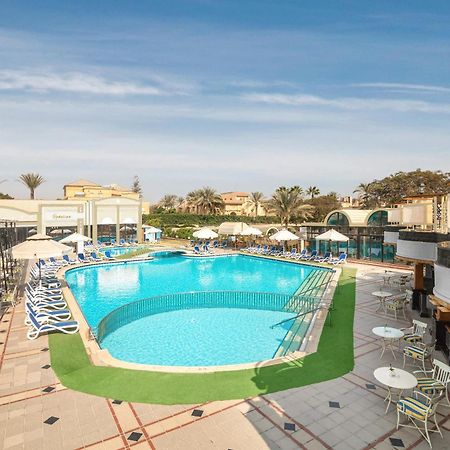 Jaz Pyramids Resort Kafr Ghatati Esterno foto