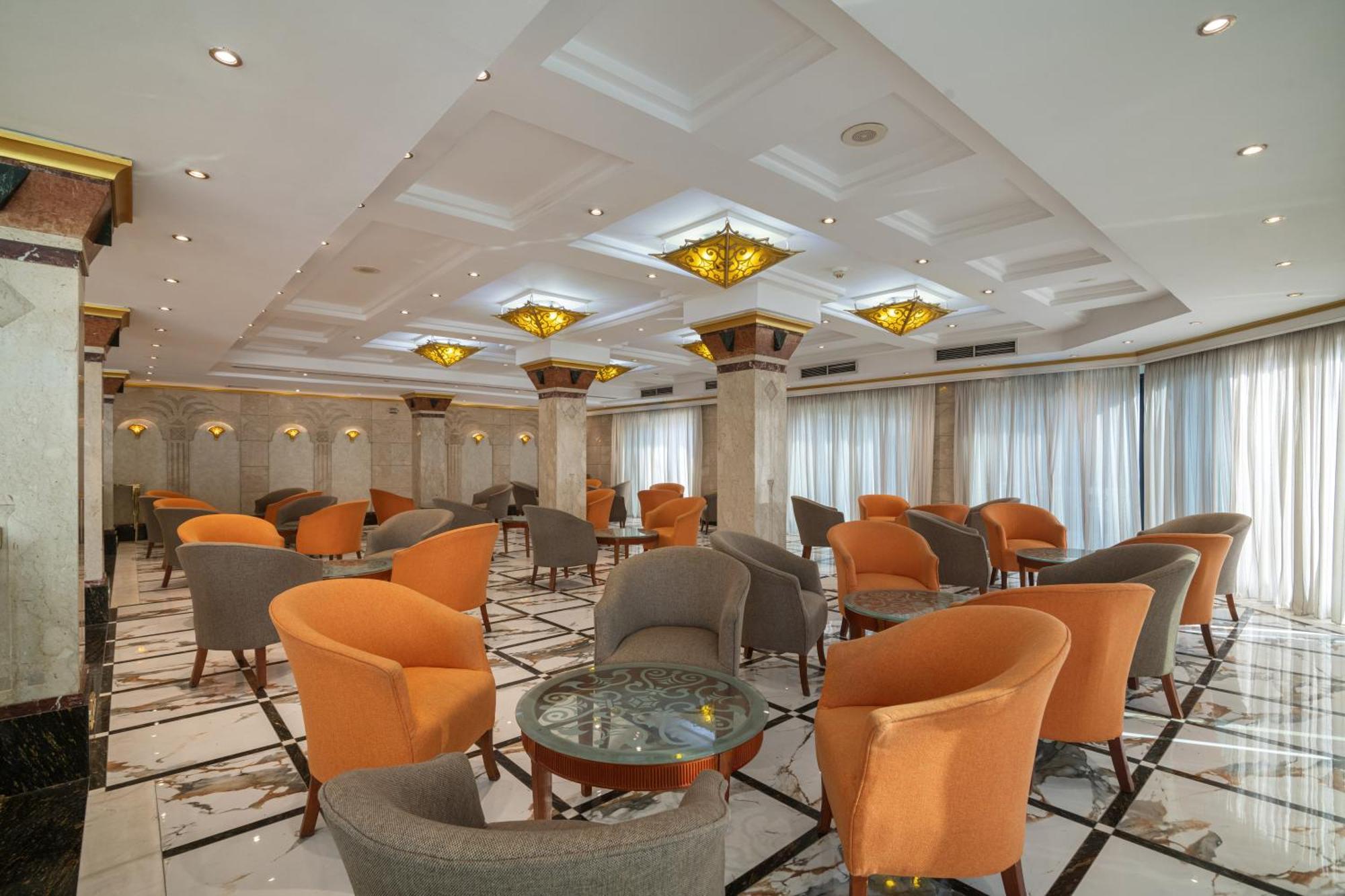 Jaz Pyramids Resort Kafr Ghatati Esterno foto