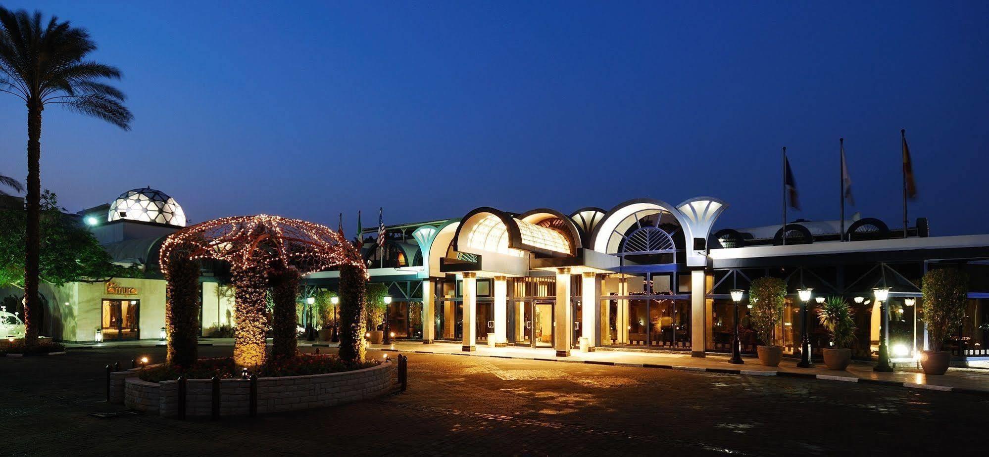 Jaz Pyramids Resort Kafr Ghatati Esterno foto