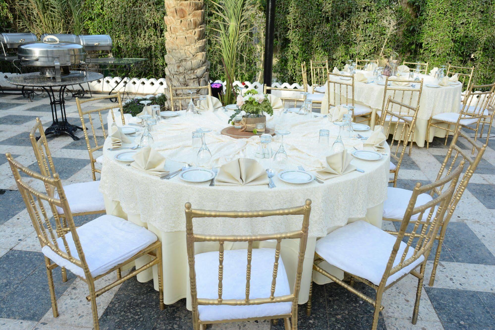 Jaz Pyramids Resort Kafr Ghatati Esterno foto