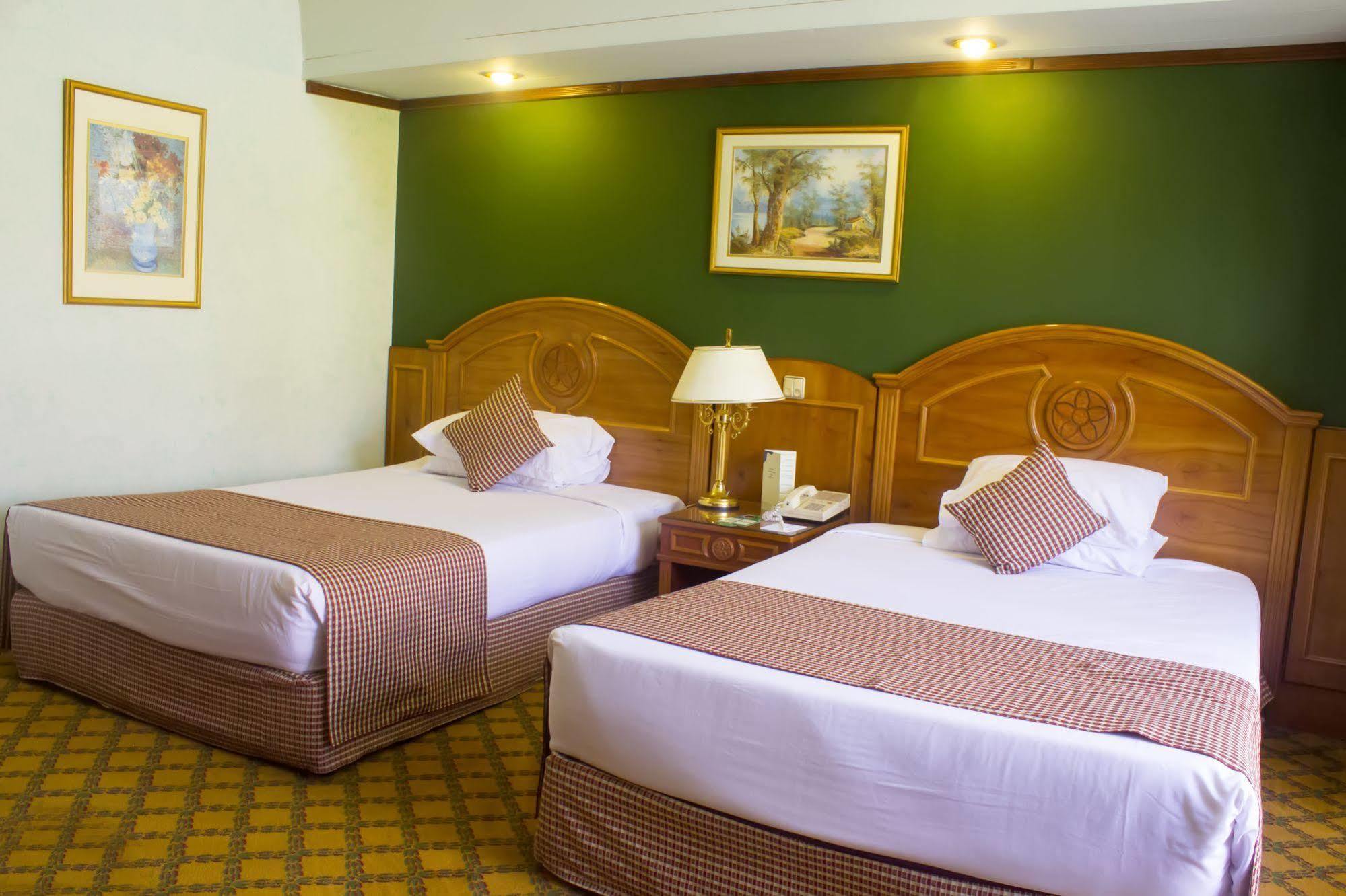 Jaz Pyramids Resort Kafr Ghatati Esterno foto